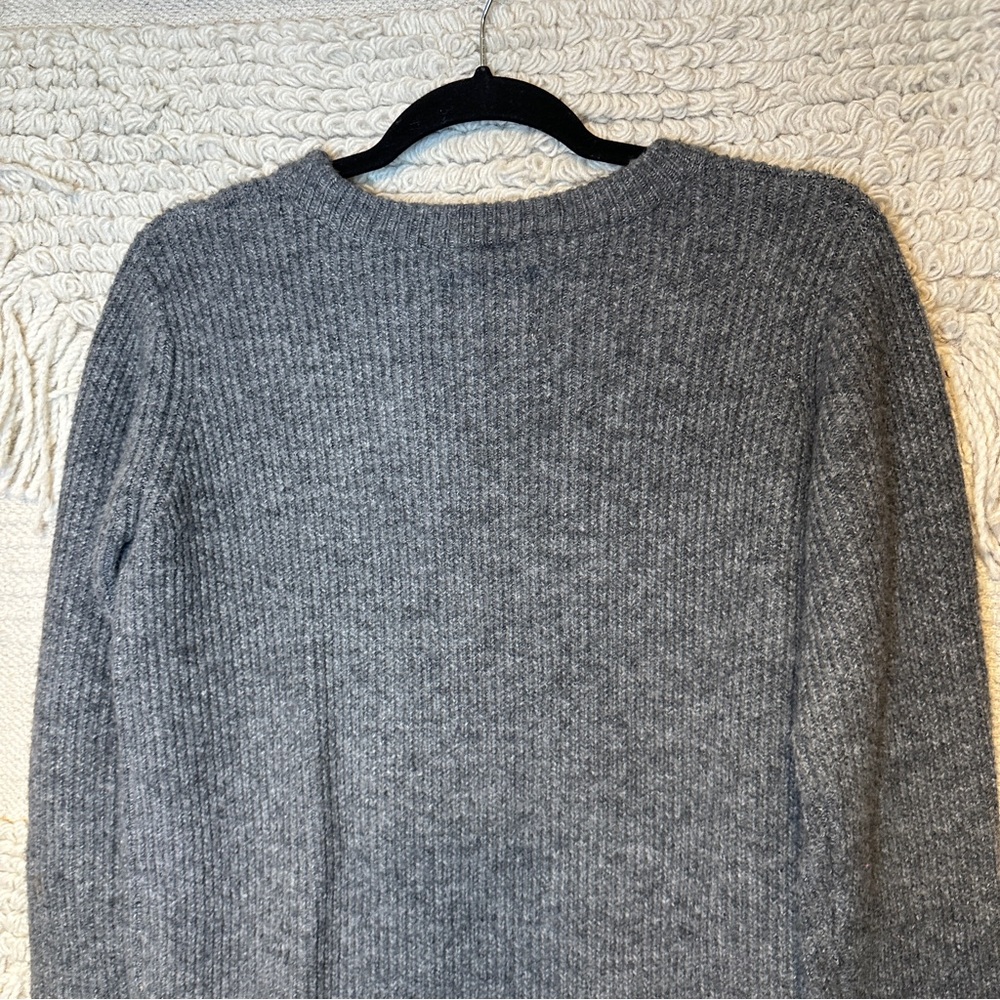 UNIF x Urban Outfitters gray and white layer ribbed crewneck sweater S - Picture 10 of 12